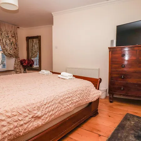 Holiday home Trillo House *