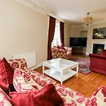Trillo House