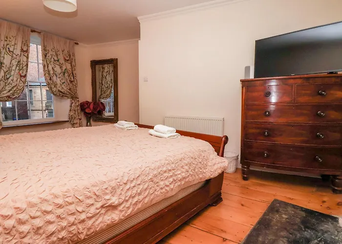 Holiday home Trillo House *